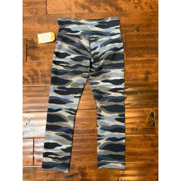 Lululemon Blue & Gray Camo Cropped Capri Athletic Pants, Size 4 - Picture 2 of 4